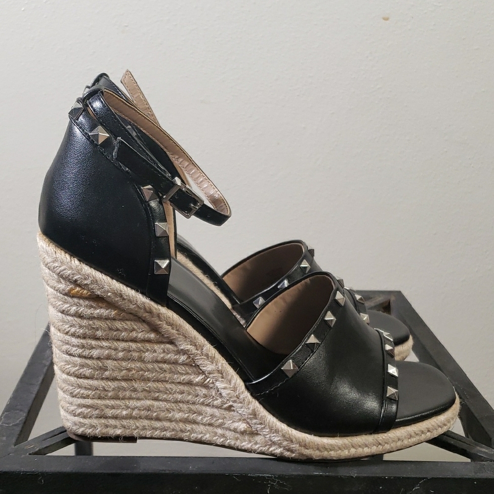 NWOB Women's Size 10M Mix No. 6 Black Studded Wedges